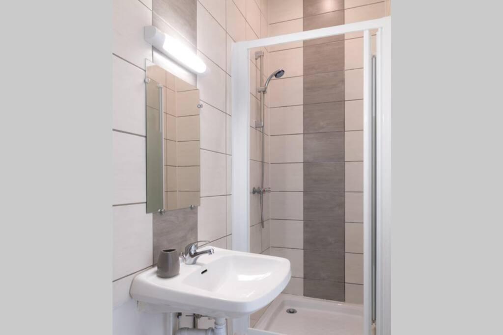 Studio Meuble Verdun - 3Eme Etage, Verdun ภายนอก รูปภาพ